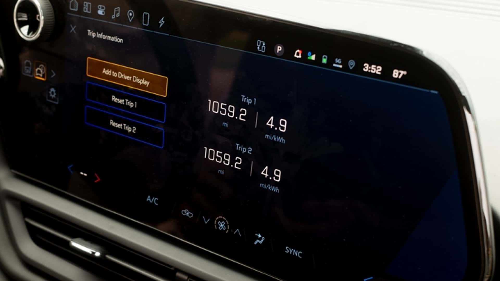 Bán tải điện Chevrolet Silverado EV phá vỡ kỷ lục phạm vi khi đi hơn 1.700 km chỉ bằng một lần sạc Bán tải điện Chevrolet Silverado EV