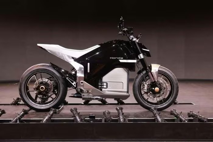Honda hé lộ mô tô điện thể thao mới, hiệu suất ngang xe xăng 500 cc Honda hé lộ mô tô điện thể thao mới, hiệu suất ngang xe xăng 500 cc