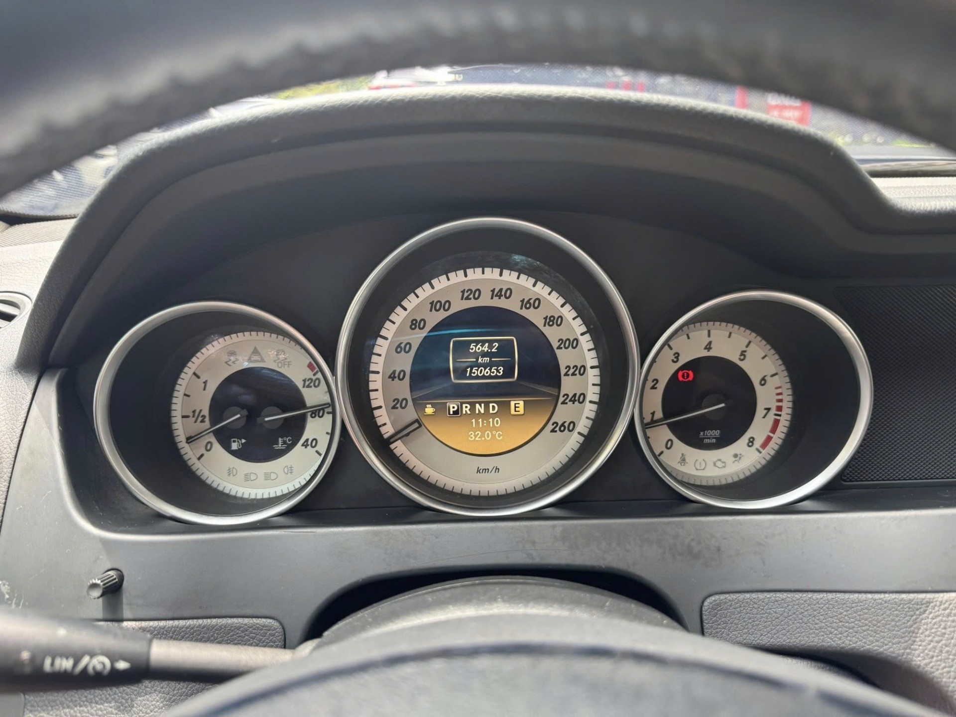 Ngắm Mercedes-Benz C 250 CGI đời 2011 bán chỉ hơn 200 triệu Ngắm Mercedes-Benz C 250 CGI đời 2011 bán chỉ hơn 200 triệu