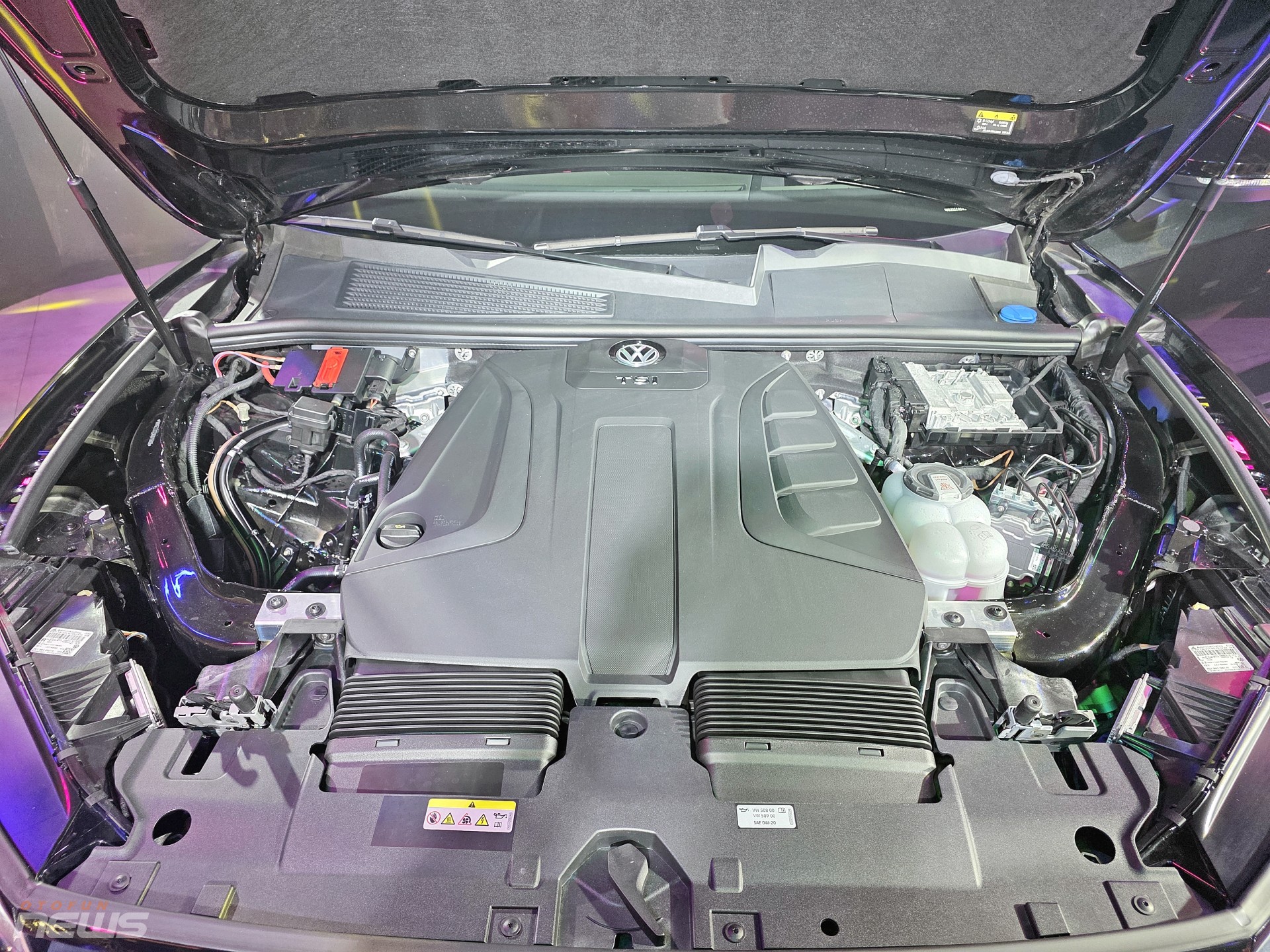 Cận cảnh Volkswagen Touareg 2025 bản nâng cấp, giá từ hơn 3 tỷ đồng Cận cảnh Volkswagen Touareg 2025 bản nâng cấp, giá từ hơn 3 tỷ đồng