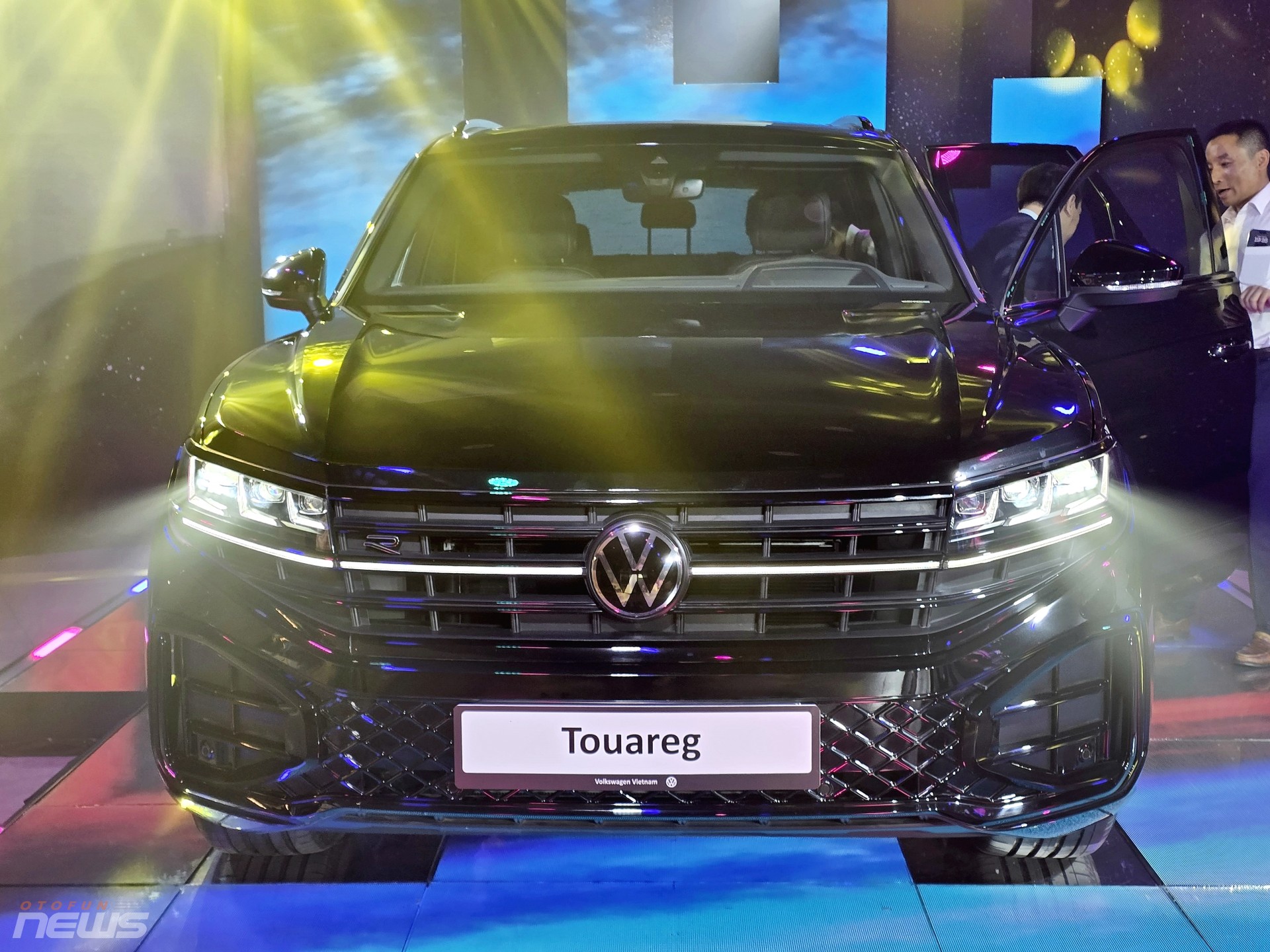 Cận cảnh Volkswagen Touareg 2025 bản nâng cấp, giá từ hơn 3 tỷ đồng Cận cảnh Volkswagen Touareg 2025 bản nâng cấp, giá từ hơn 3 tỷ đồng
