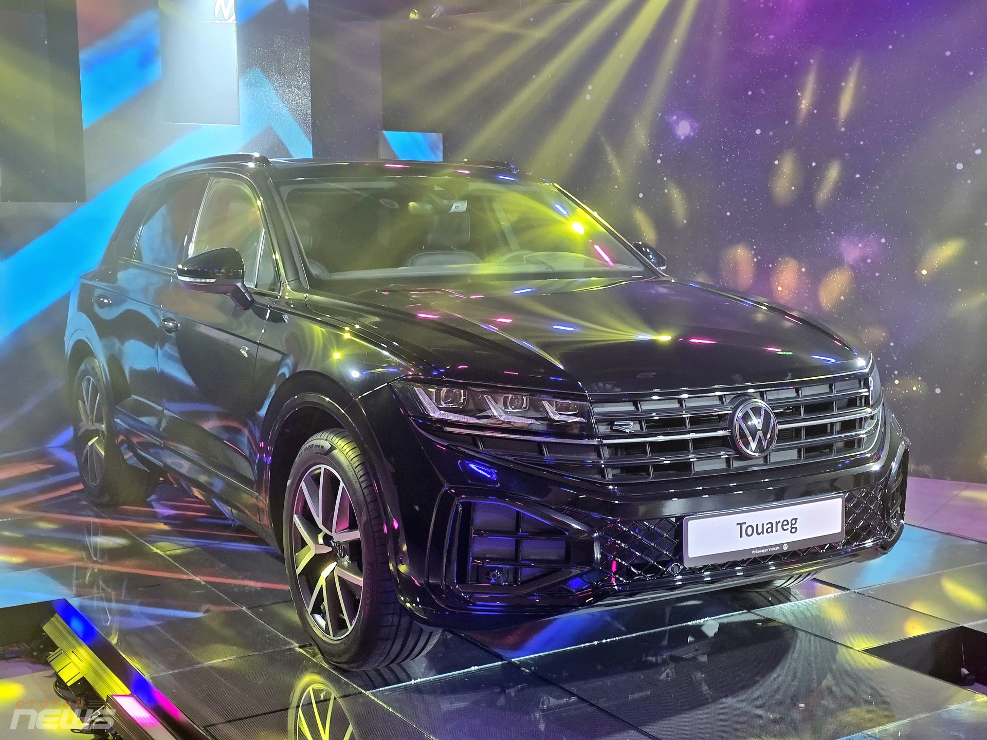Cận cảnh Volkswagen Touareg 2025 bản nâng cấp, giá từ hơn 3 tỷ đồng Cận cảnh Volkswagen Touareg 2025 bản nâng cấp, giá từ hơn 3 tỷ đồng