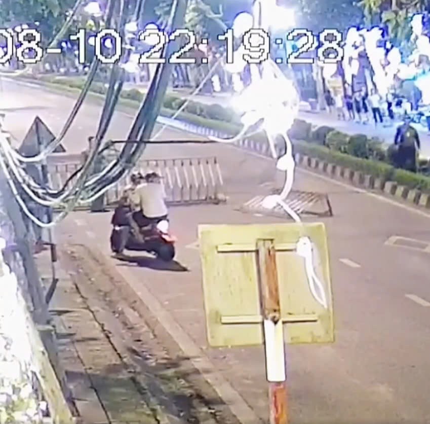 Đánh võng vượt chốt chặn và cái kết hả hê Đánh võng vượt chốt chặn và cái kết hả hê