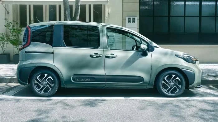 Minivan Toyota có thêm biến thể giúp khách hàng có trải nghiệm đi cắm trại ngay trong sân nhà mình Mẫu minivan Toyota Sienta với phiên bản Juno mới