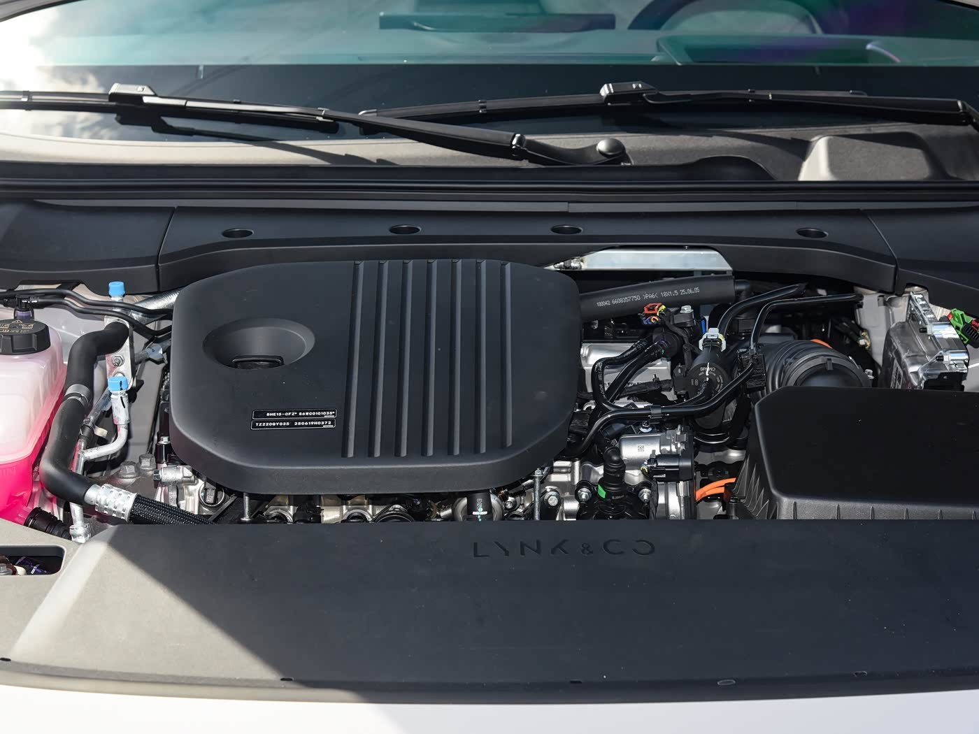 Lynk & Co 10 EM-P mở bán sớm ở Trung Quốc, 523 mã lực, giá từ 700 triệu đồng Lynk & Co 10 EM-P mở bán ở Trung Quốc