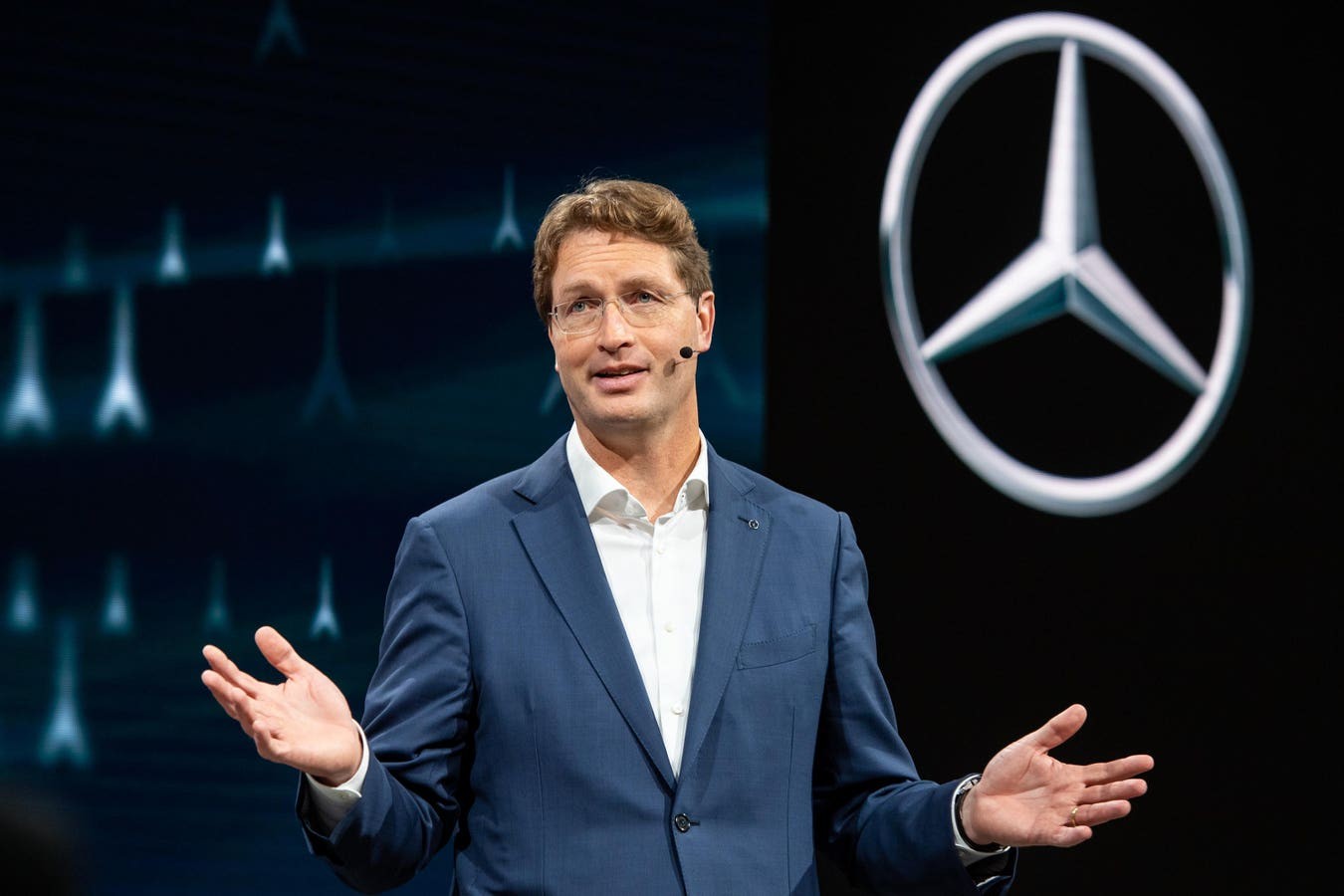 CEO Mercedes-Benz cảnh báo thị trường ô tô Châu Âu có thể CEO Mercedes-Benz cảnh báo thị trường ô tô Châu Âu có thể "sụp đổ"