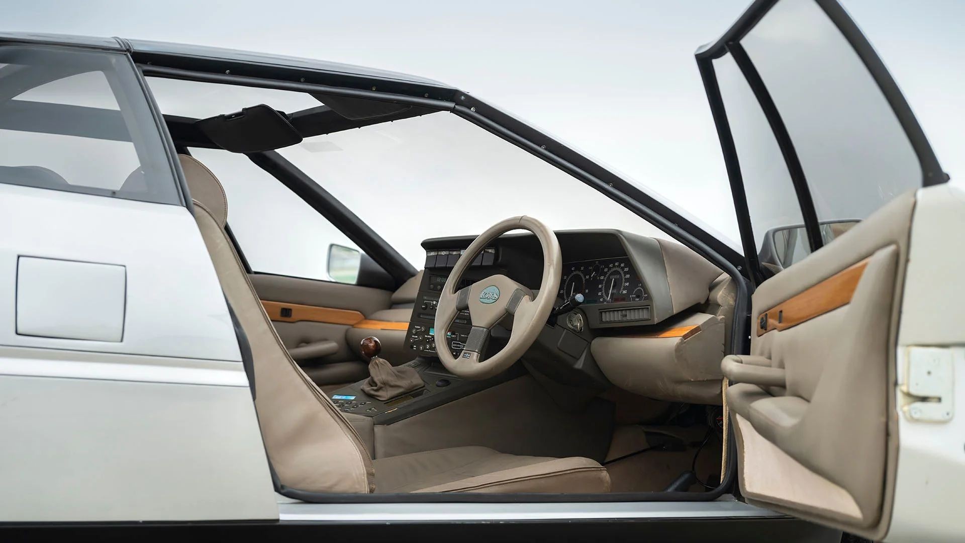 Lotus Etna 1984 'Bóng ma' của lịch sử Lotus sắp tái xuất với giá 400.000 USD Lotus Etna 1984 sắp tái xuất
