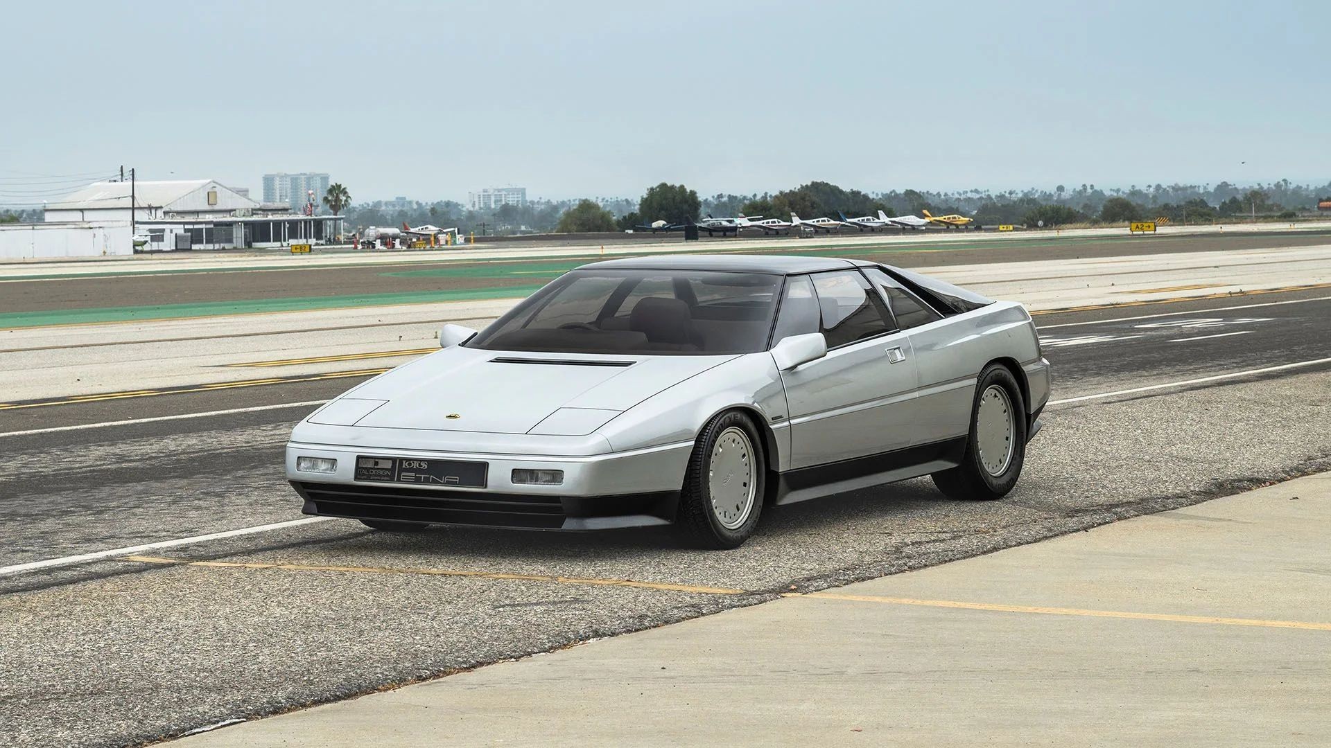 Lotus Etna 1984 'Bóng ma' của lịch sử Lotus sắp tái xuất với giá 400.000 USD Lotus Etna 1984 'Bóng ma' của lịch sử Lotus sắp tái xuất với giá 400.000 USD