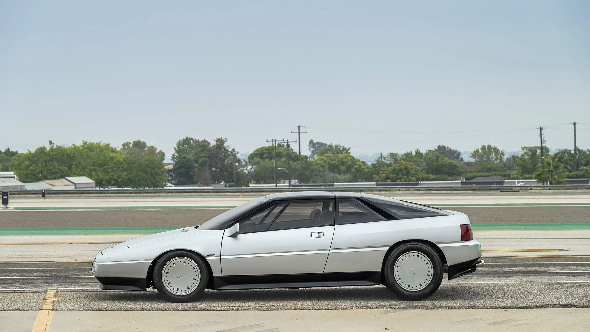 Lotus Etna 1984 'Bóng ma' của lịch sử Lotus sắp tái xuất với giá 400.000 USD Lotus Etna 1984 'Bóng ma' của lịch sử Lotus sắp tái xuất với giá 400.000 USD