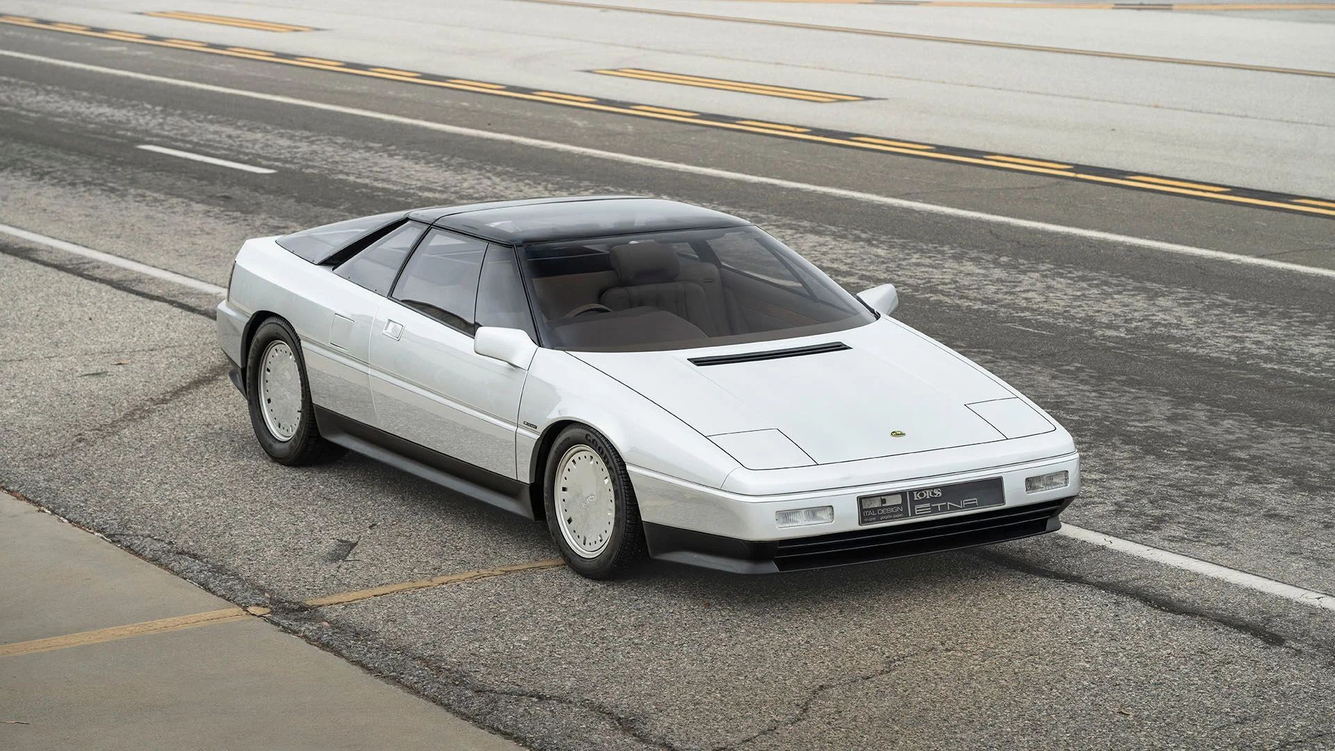 Lotus Etna 1984 'Bóng ma' của lịch sử Lotus sắp tái xuất với giá 400.000 USD Lotus Etna 1984 'Bóng ma' của lịch sử Lotus sắp tái xuất với giá 400.000 USD