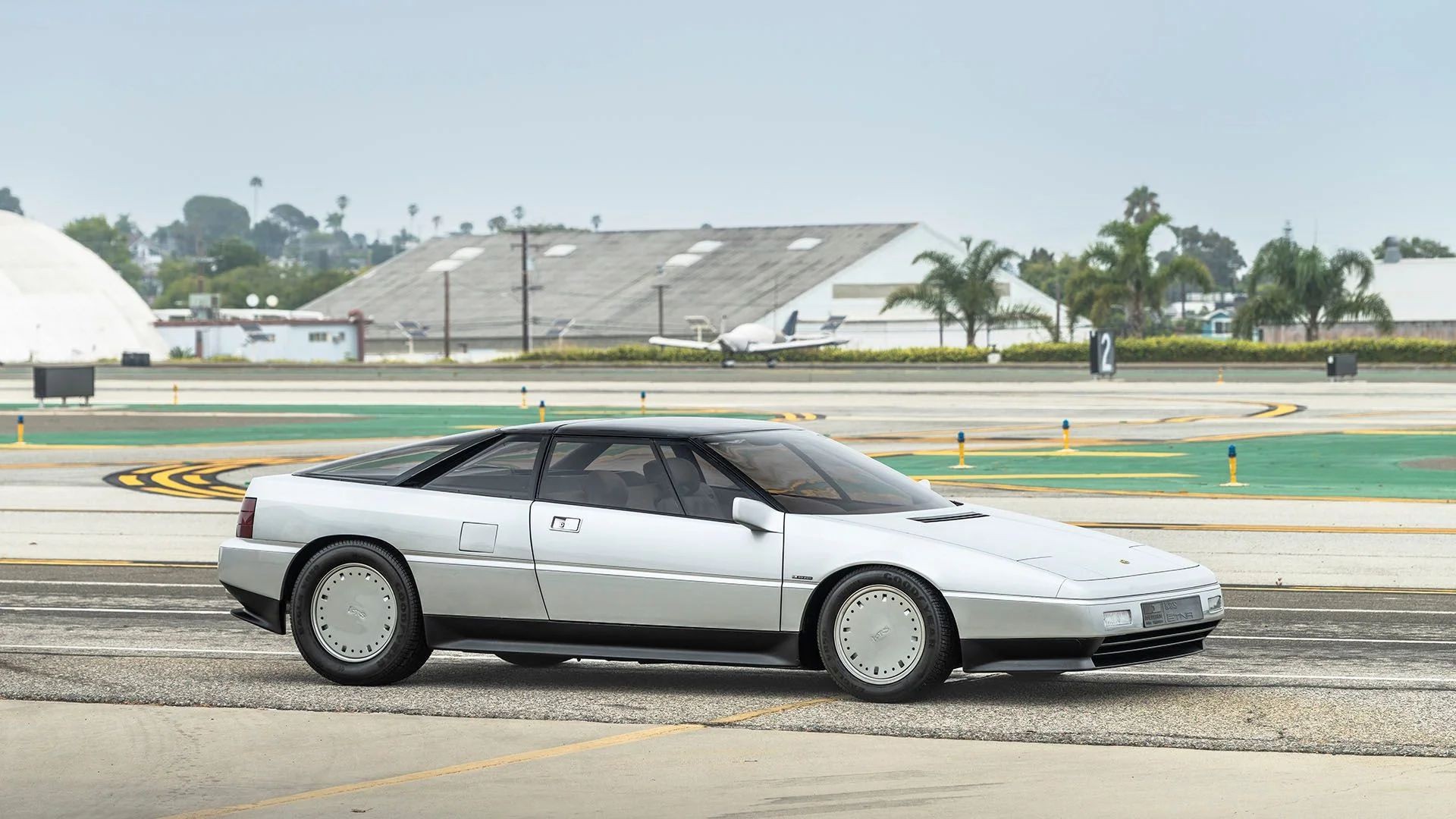 Lotus Etna 1984 'Bóng ma' của lịch sử Lotus sắp tái xuất với giá 400.000 USD Lotus Etna 1984 'Bóng ma' của lịch sử Lotus sắp tái xuất với giá 400.000 USD