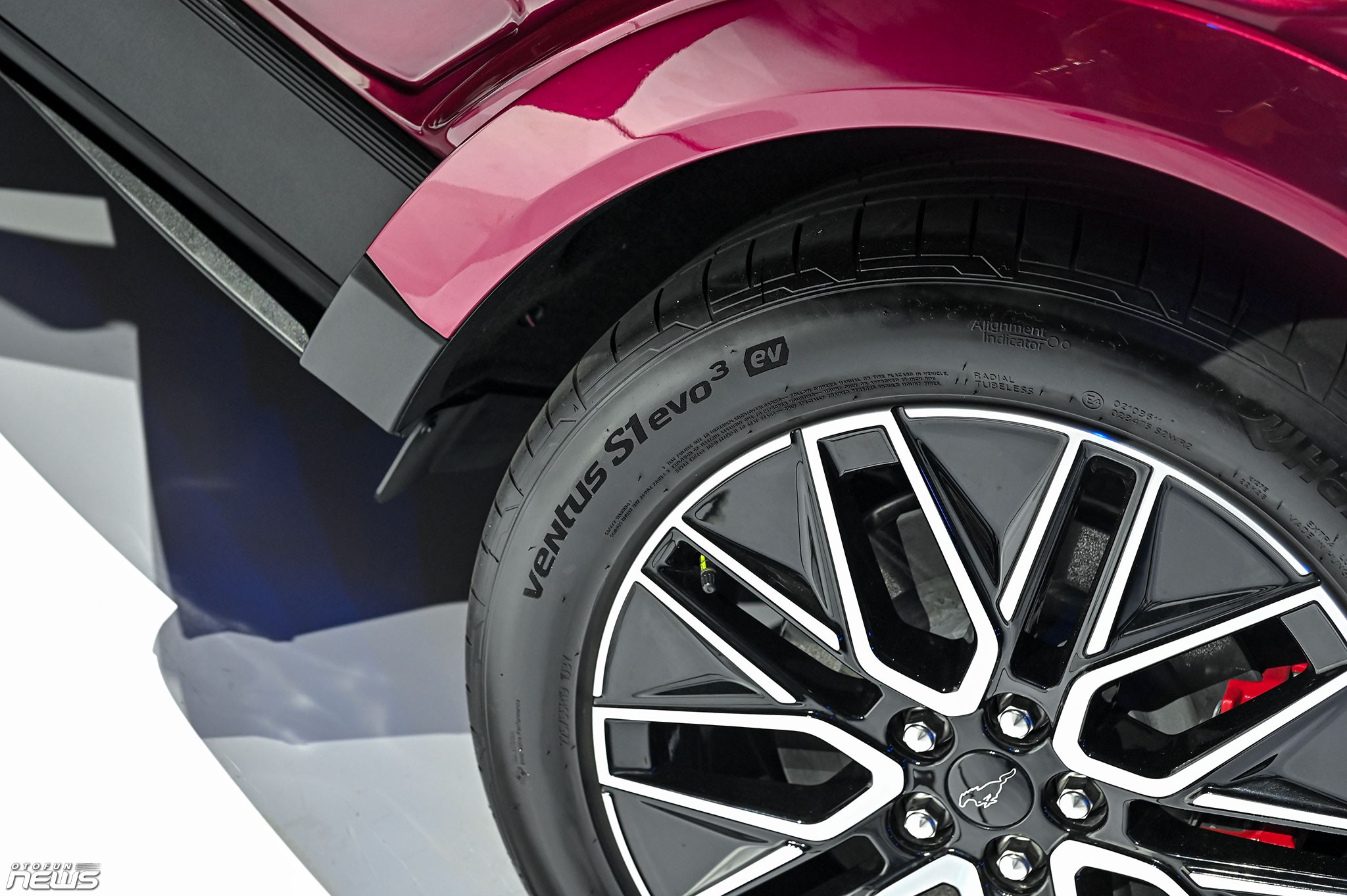 Ford Mustang Mach-E - Di sản của dòng xe cơ bắp Mỹ trong một mẫu xe SUV điện Ford Mustang Mach-E - Di sản của dòng xe cơ bắp Mỹ trong một mẫu xe SUV điện
