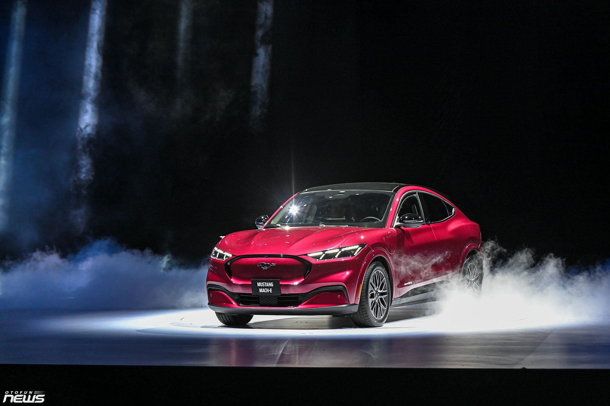 Ford Mustang Mach-E - Di sản của dòng xe cơ bắp Mỹ trong một mẫu xe SUV điện Ford Mustang Mach-E - Di sản của dòng xe cơ bắp Mỹ trong một mẫu xe SUV điện