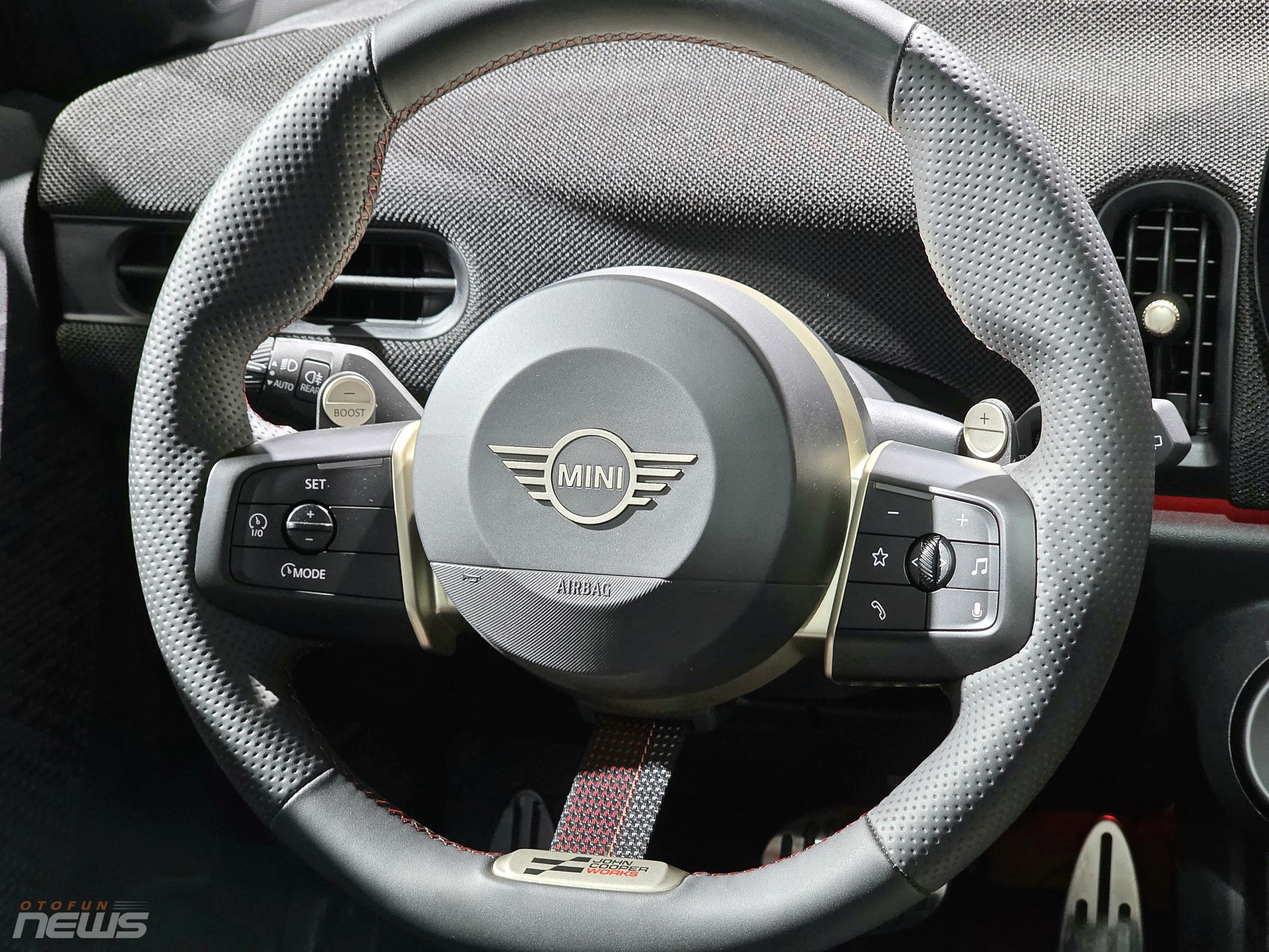 Mini John Cooper Works 3 cửa ra mắt tại Việt Nam, giá từ 2,529 tỷ đồng Mini John Cooper Works 3 cửa ra mắt tại Việt Nam, giá từ 2,529 tỷ đồng