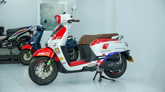 Honda Giorno+ SC35 ThaiGP bản giới hạn đầu tiên về Việt Nam Honda Giorno+ SC35 ThaiGP bản giới hạn đầu tiên về Việt Nam