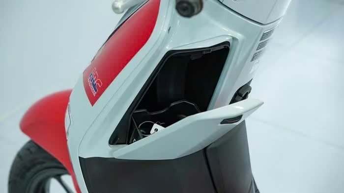 Honda Giorno+ SC35 ThaiGP bản giới hạn đầu tiên về Việt Nam Honda Giorno+ SC35 ThaiGP bản giới hạn đầu tiên về Việt Nam