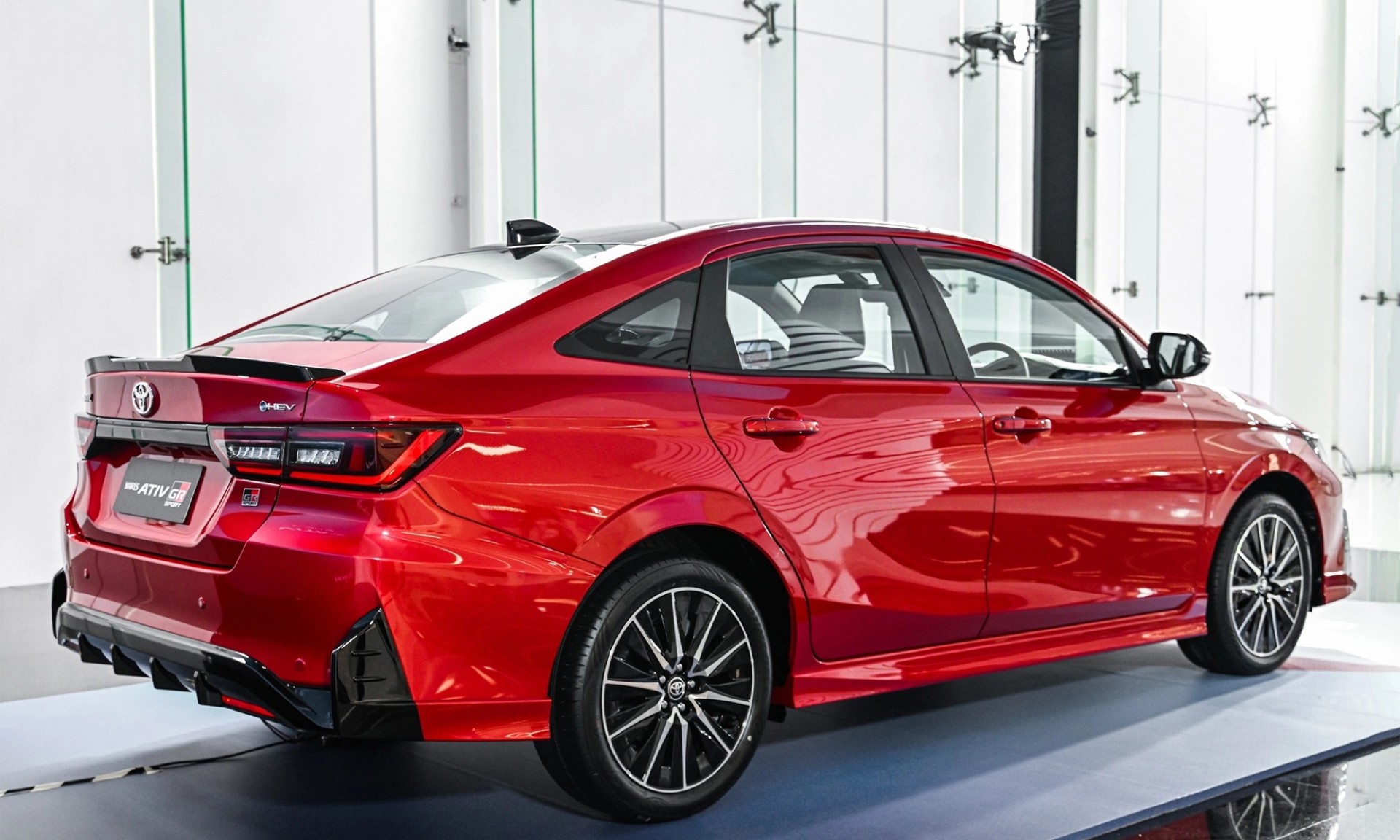 Toyota Yaris ATIV hybrid 2025 ra mắt tại Thái Lan, tiêu hao chỉ 3,4L/100km Toyota Yaris ATIV hybrid 2025 ra mắt tại Thái Lan, tiêu hao chỉ 3,4L/100km
