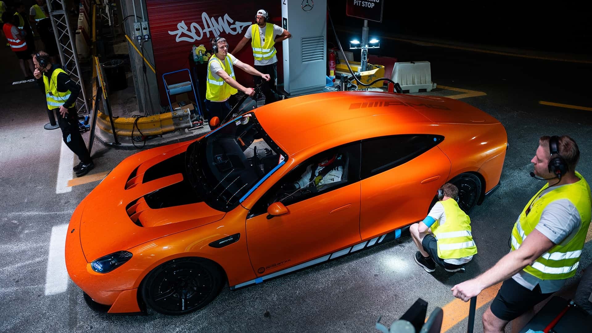 Siêu xe điện Mercedes-AMG GT XX chạy Siêu xe điện Mercedes-AMG GT XX
