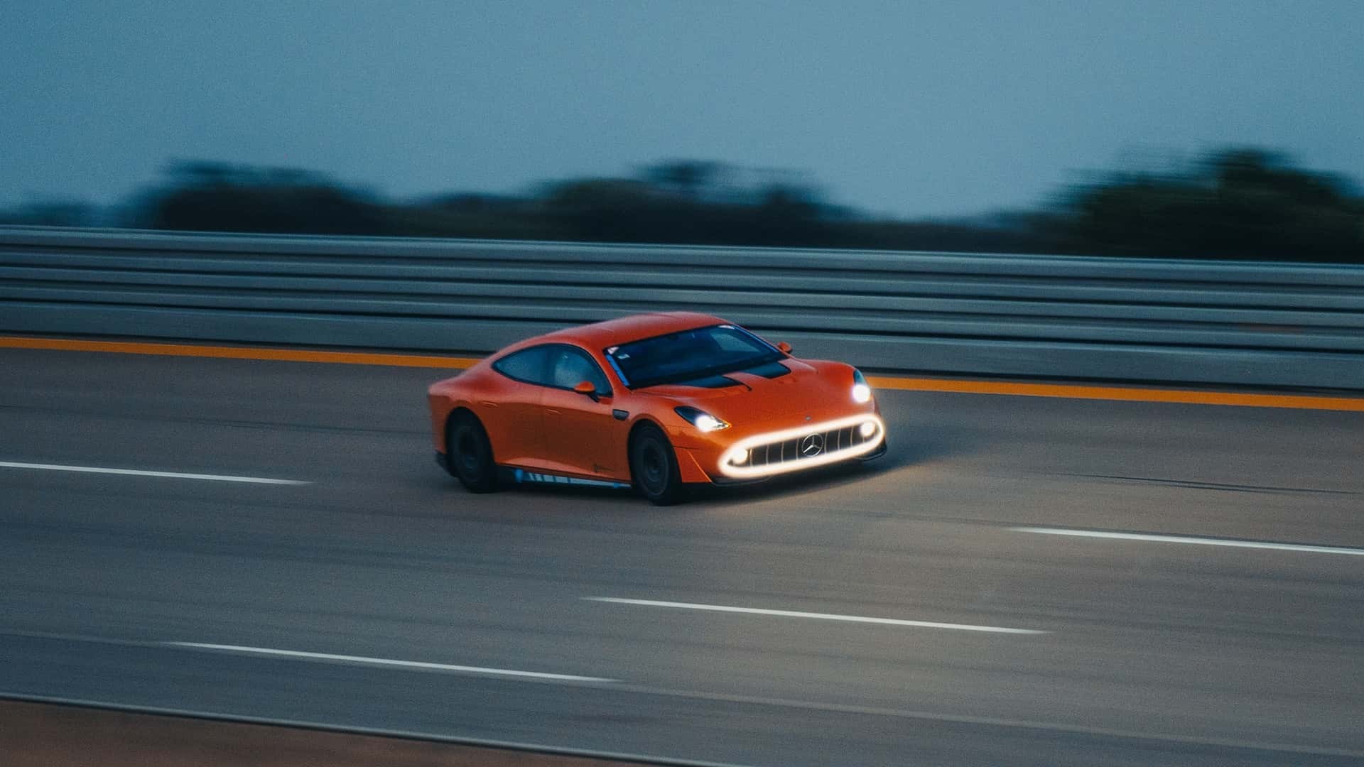 Siêu xe điện Mercedes-AMG GT XX chạy Siêu xe điện Mercedes-AMG GT XX