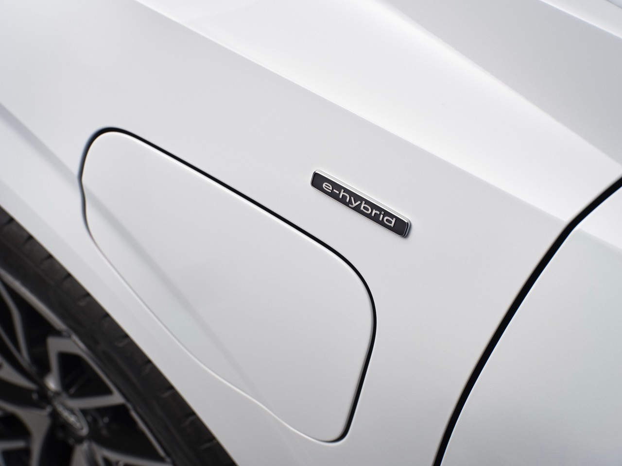 Audi Q3 Sportback thế hệ mới ra mắt, giá quy đổi từ 1,42 tỷ đồng Audi Q3 Sportback thế hệ mới ra mắt, giá quy đổi từ 1,42 tỷ đồng