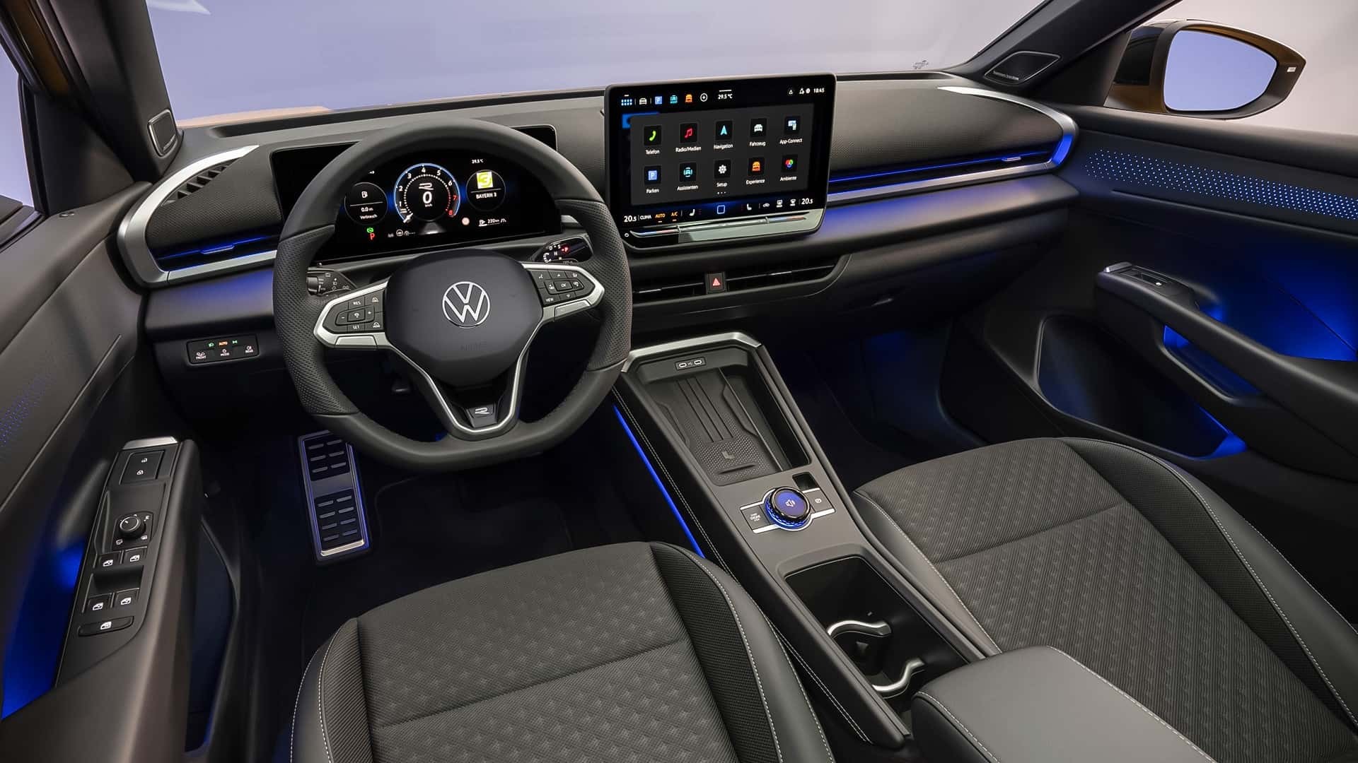 Volkswagen đã làm gì để T-Roc 2025 rộng rãi và thực dụng hơn? Volkswagen đã làm gì để T-Roc 2025 rộng rãi và thực dụng hơn?