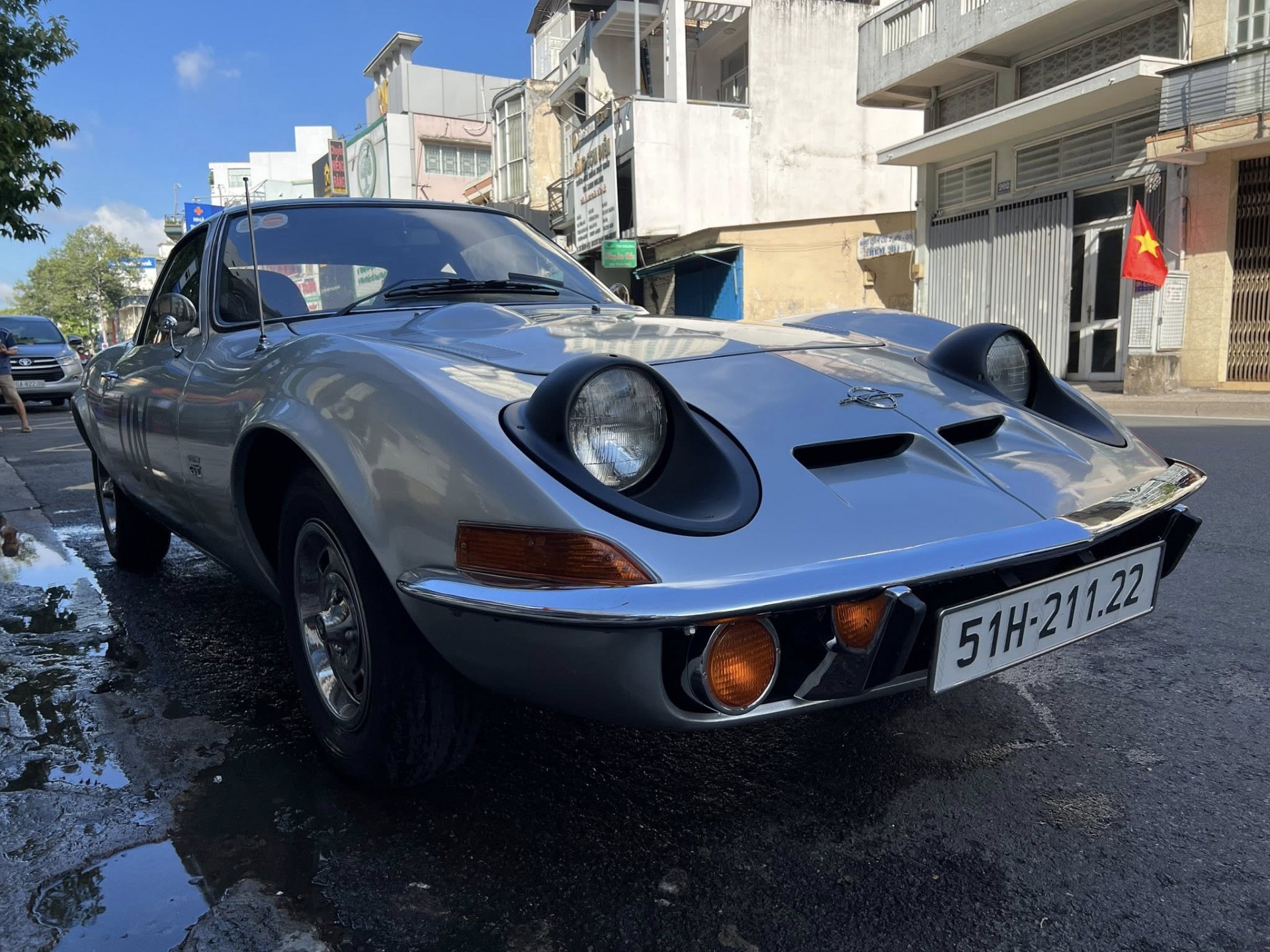 Ngắm Opel GT của 'Vua cà phê' Đặng Lê Nguyên Vũ, chiếc xe dân chơi mới xuất hiện Ngắm Opel GT của 'Vua cà phê' Đặng Lê Nguyên Vũ, chiếc xe dân chơi mới xuất hiện