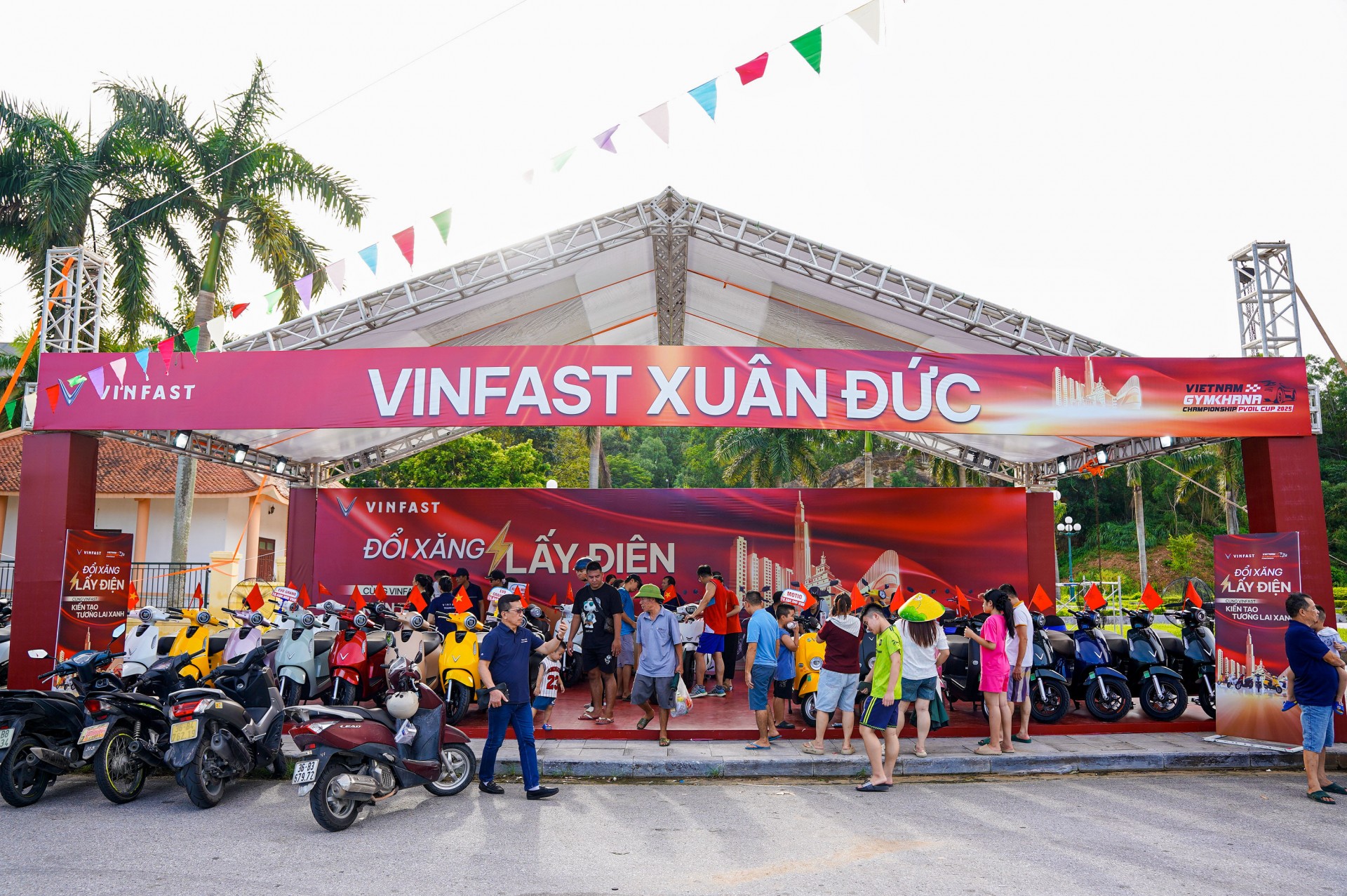 VinFast mang đến trải nghiệm xe máy điện đáng nhớ tại PVOIL VGC 2025 VinFast mang đến trải nghiệm xe máy điện đáng nhớ tại PVOIL VGC 2025