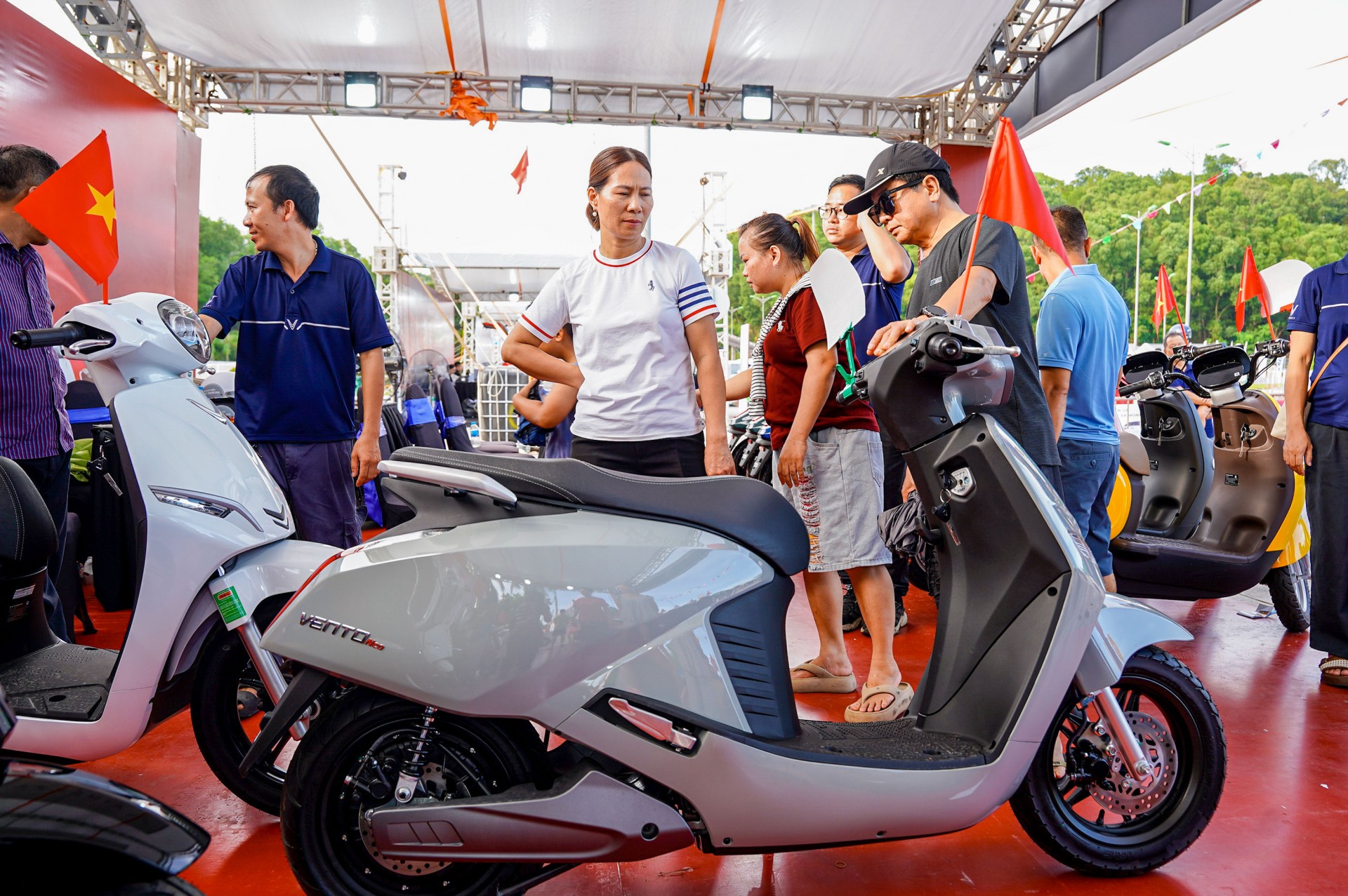 VinFast mang đến trải nghiệm xe máy điện đáng nhớ tại PVOIL VGC 2025 VinFast mang đến trải nghiệm xe máy điện đáng nhớ tại PVOIL VGC 2025