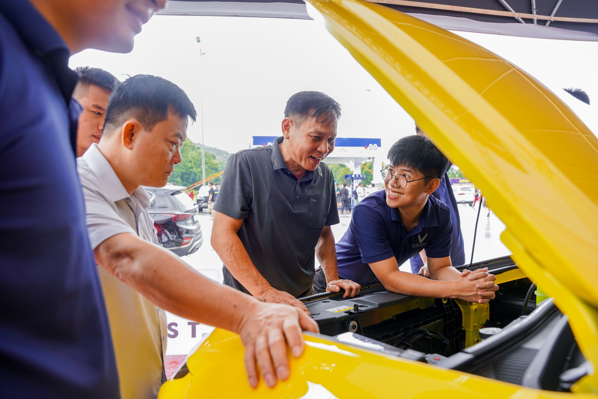 Xe ô tô điện VinFast đặc biệt thu hút người dân Thanh Hóa tại PVOIL VGC 2025 Xe ô tô điện VinFast đặc biệt thu hút người dân Thanh Hóa tại PVOIL VGC 2025