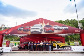 Xe ô tô điện VinFast đặc biệt thu hút người dân Thanh Hóa tại PVOIL VGC 2025