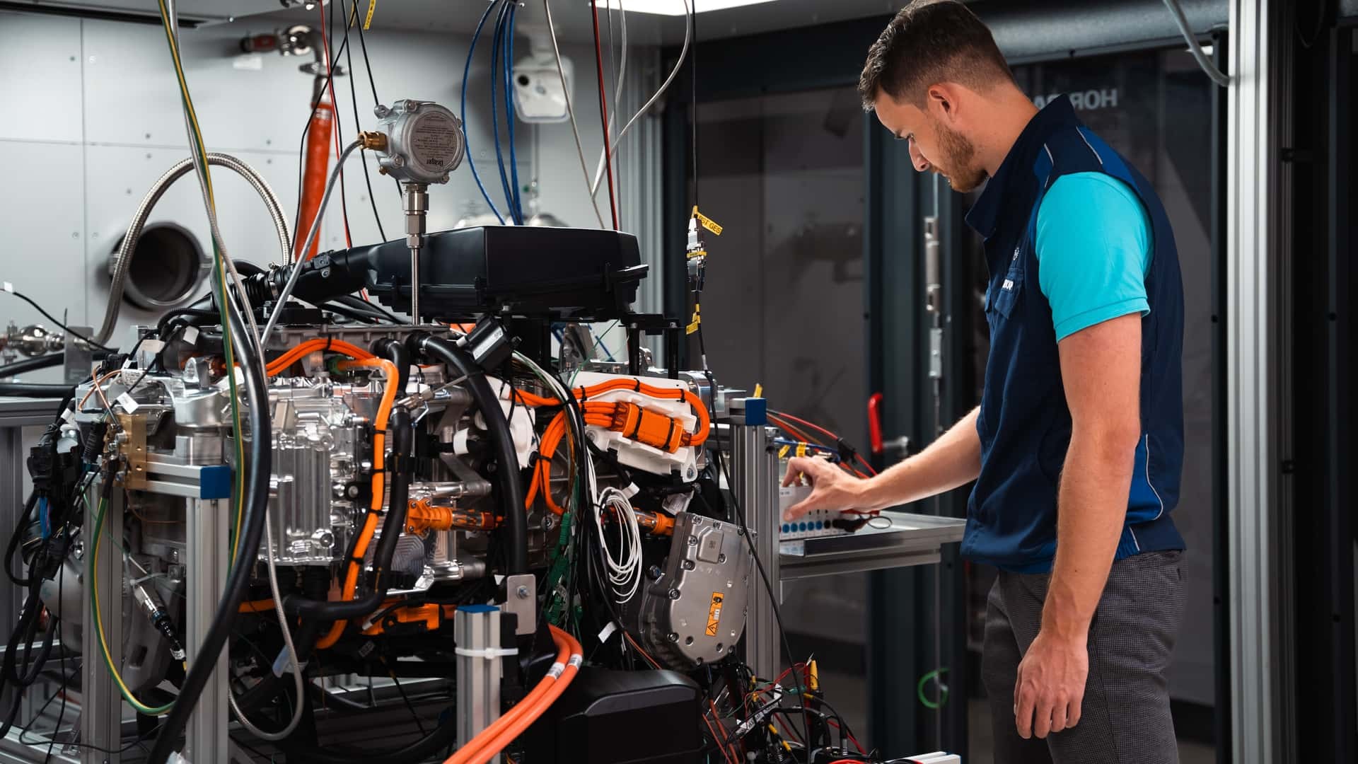 Hệ thống pin nhiên liệu hydro thế hệ thứ ba của BMW được phát triển song hành với xe điện thuần Hệ thống pin nhiên liệu hydro thế hệ thứ ba của BMW được phát triển song hành với xe điện thuần