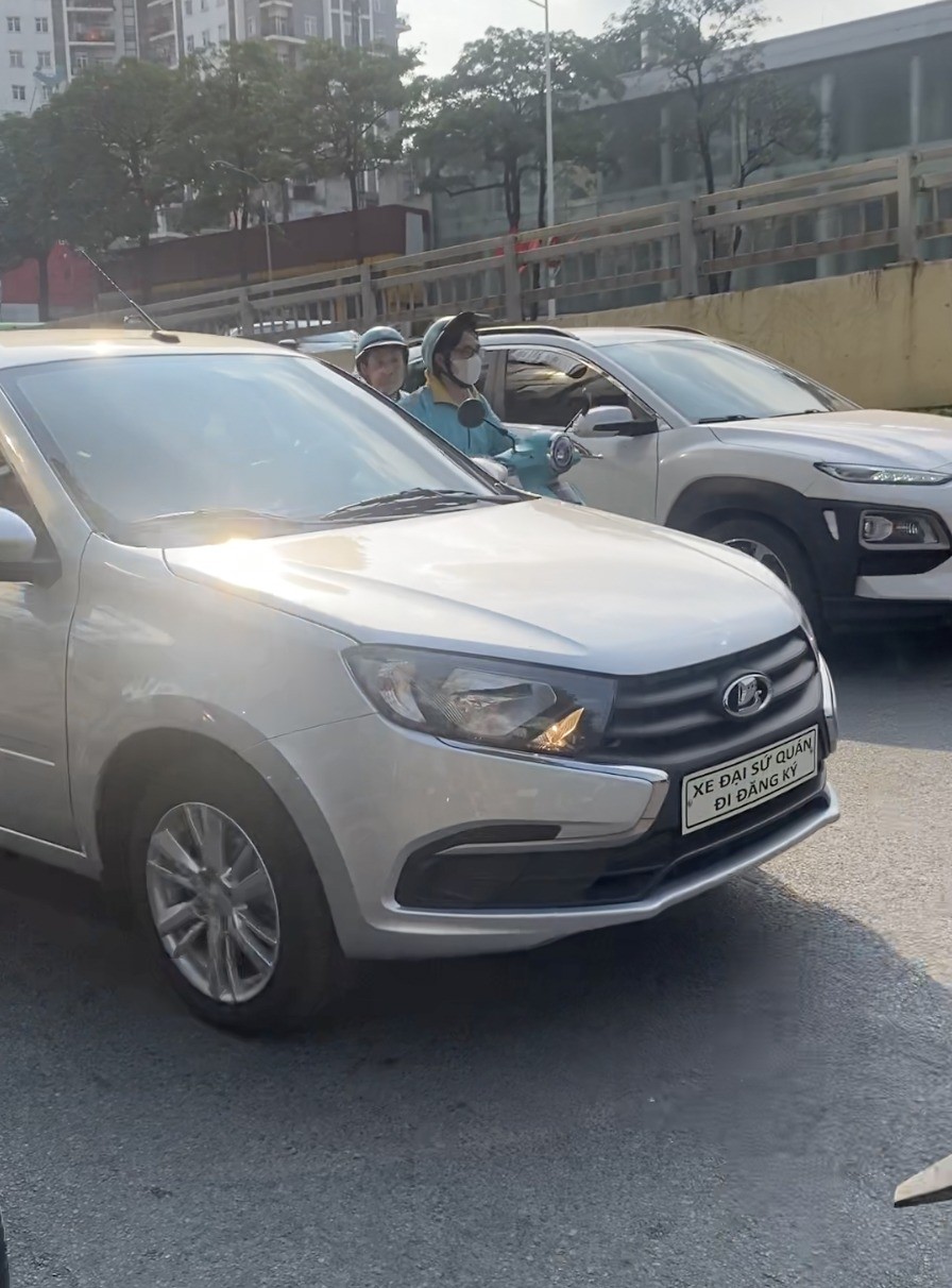 Lada Granta lộ diện trên đường phố Hà Nội Lada Granta lộ diện trên đường phố Hà Nội