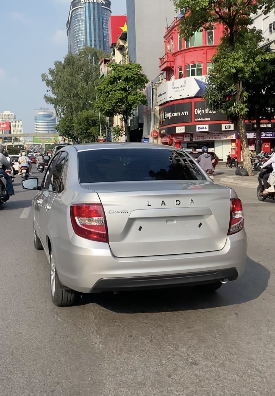 Lada Granta lộ diện trên đường phố Hà Nội Lada Granta lộ diện trên đường phố Hà Nội
