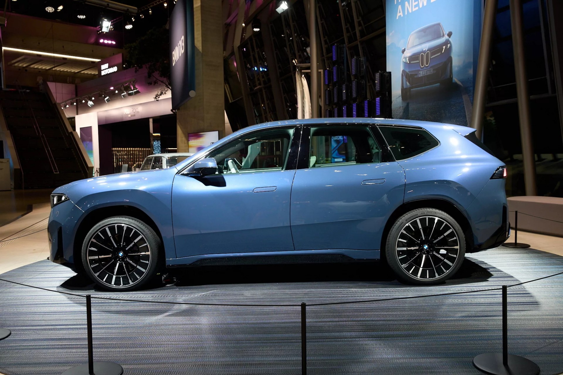 SUV điện cao cấp BMW iX3 thế hệ mới chính thức ra mắt lần đầu tiên tại IAA Mobility 2025 SUV điện cao cấp BMW iX3 thế hệ mới chính thức ra mắt lần đầu tiên tại IAA Mobility 2025