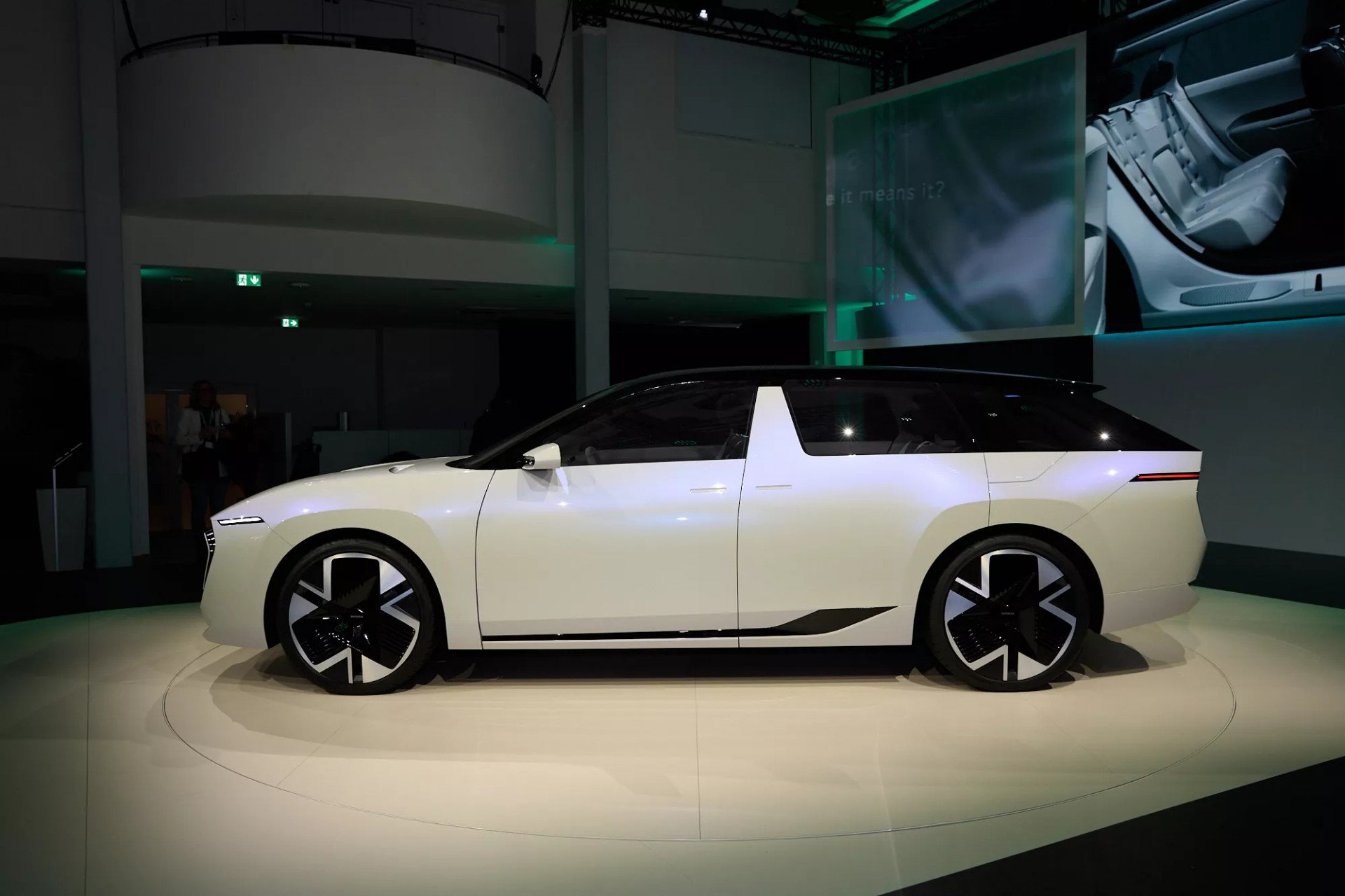 Skoda Vision O - Mẫu concept xe điện wagon sang trọng được trình làng tại IAA Mobility 2025 Skoda Vision O - Mẫu concept xe điện wagon sang trọng được trình làng tại IAA Mobility 2025