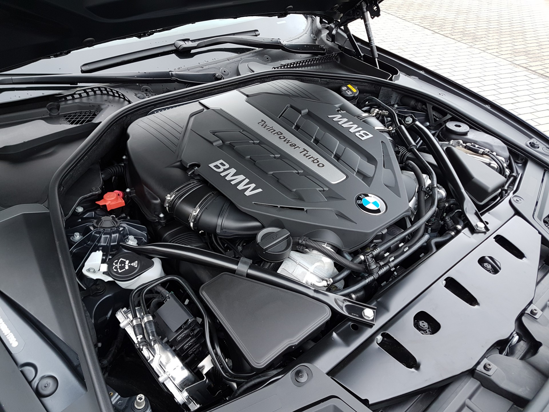 Sau Mercedes-Benz, bây giờ đến lượt BMW nói Sau Mercedes-Benz, bây giờ đến lượt BMW nói