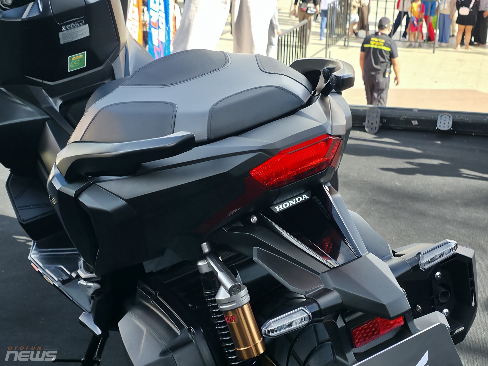 Honda ADV 350 chính hãng giá rẻ hơn gần một nửa so với xe nhập tư nhân Honda ADV 350 chính hãng giá rẻ hơn gần một nửa so với xe nhập tư nhân