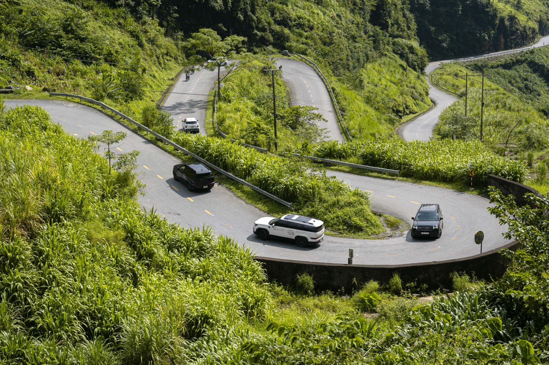 Khách hàng Hyundai Santa Fe: 'Tôi quan tâm sản phẩm bằng lý trí, tôi lựa chọn bằng cảm xúc' đánh giá của khách hàng sau khi sử dụng Hyundai Santa Fe