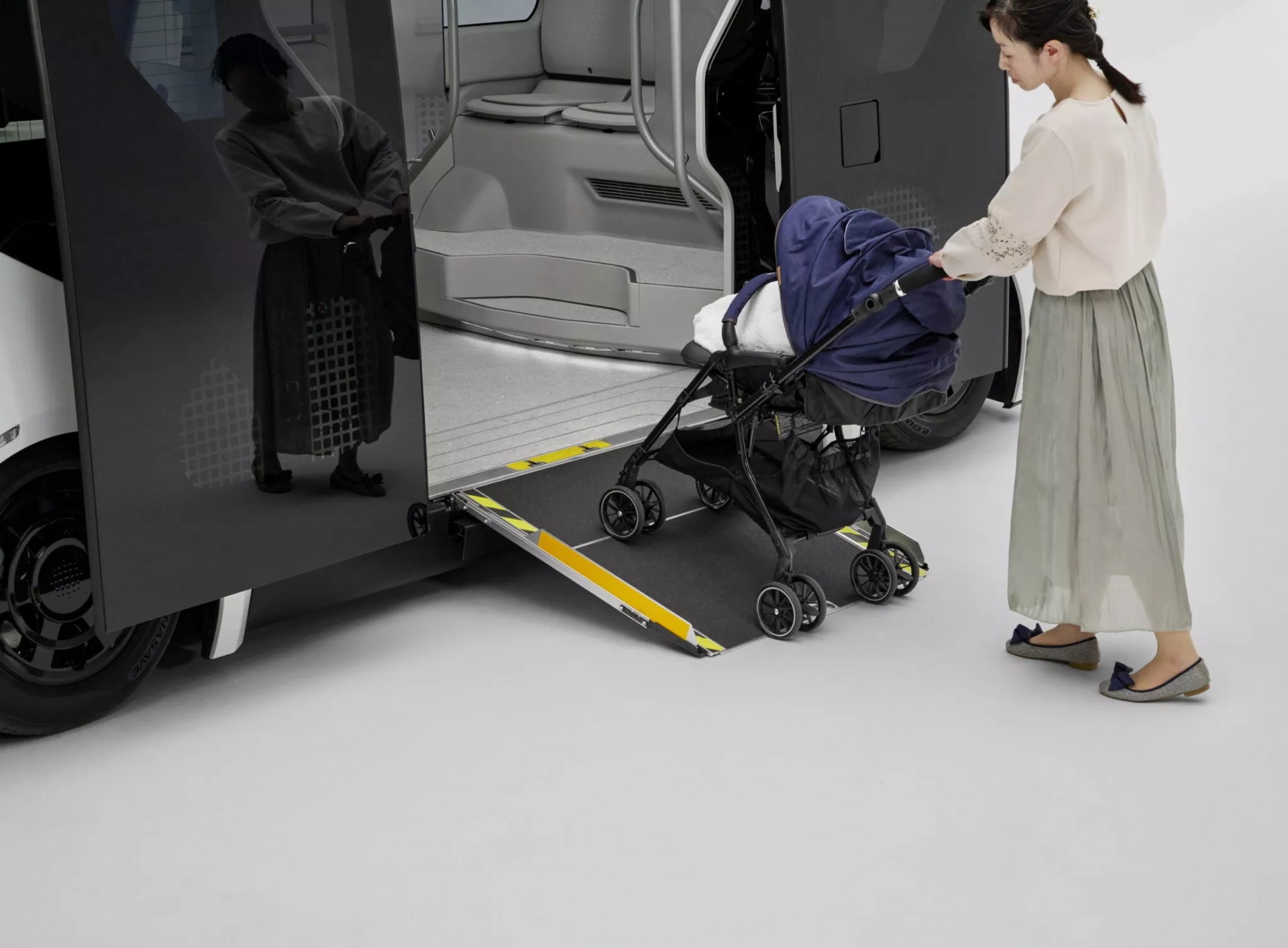Mẫu xe điện đa năng Toyota e-Palette chính thức được bán ở Nhật Bản với giá trên 5 tỷ đồng Mẫu xe điện đa năng Toyota e-Palette chính thức được bán ở Nhật Bản với giá trên 5 tỷ đồng