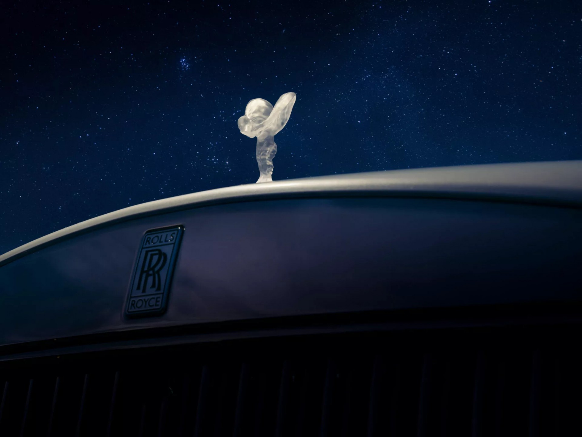 Chiêm ngưỡng trần xe được vẽ thủ công hoàn toàn của Rolls-Royce Cullinan Cosmos độc nhất vô nhị Chiêm ngưỡng trần xe được vẽ thủ công hoàn toàn của Rolls-Royce Cullinan Cosmos độc nhất vô nhị
