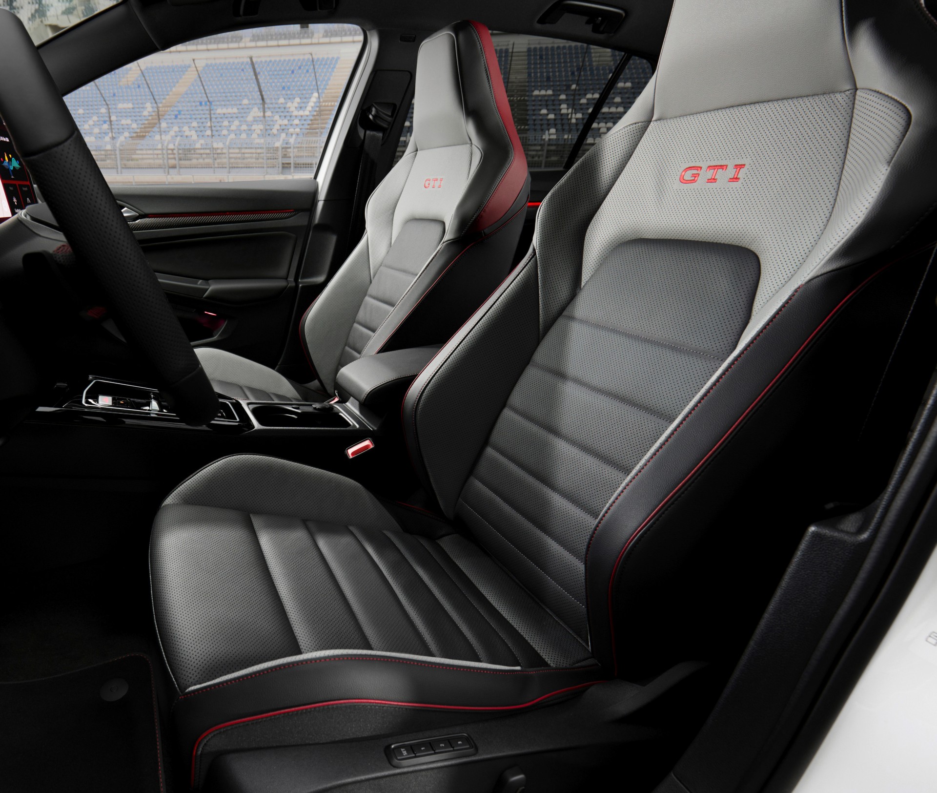 Đánh giá Volkswagen Golf GTI 2.0 TSI: hot hatch Đức có còn giữ chất?