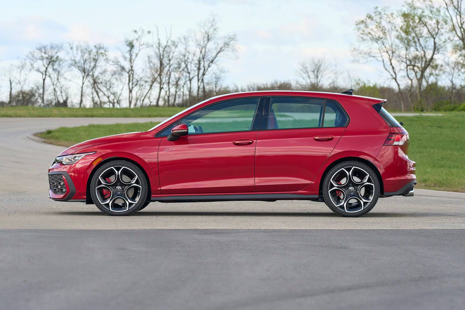 Đánh giá Volkswagen Golf GTI 2.0 TSI: hot hatch Đức có còn giữ chất?