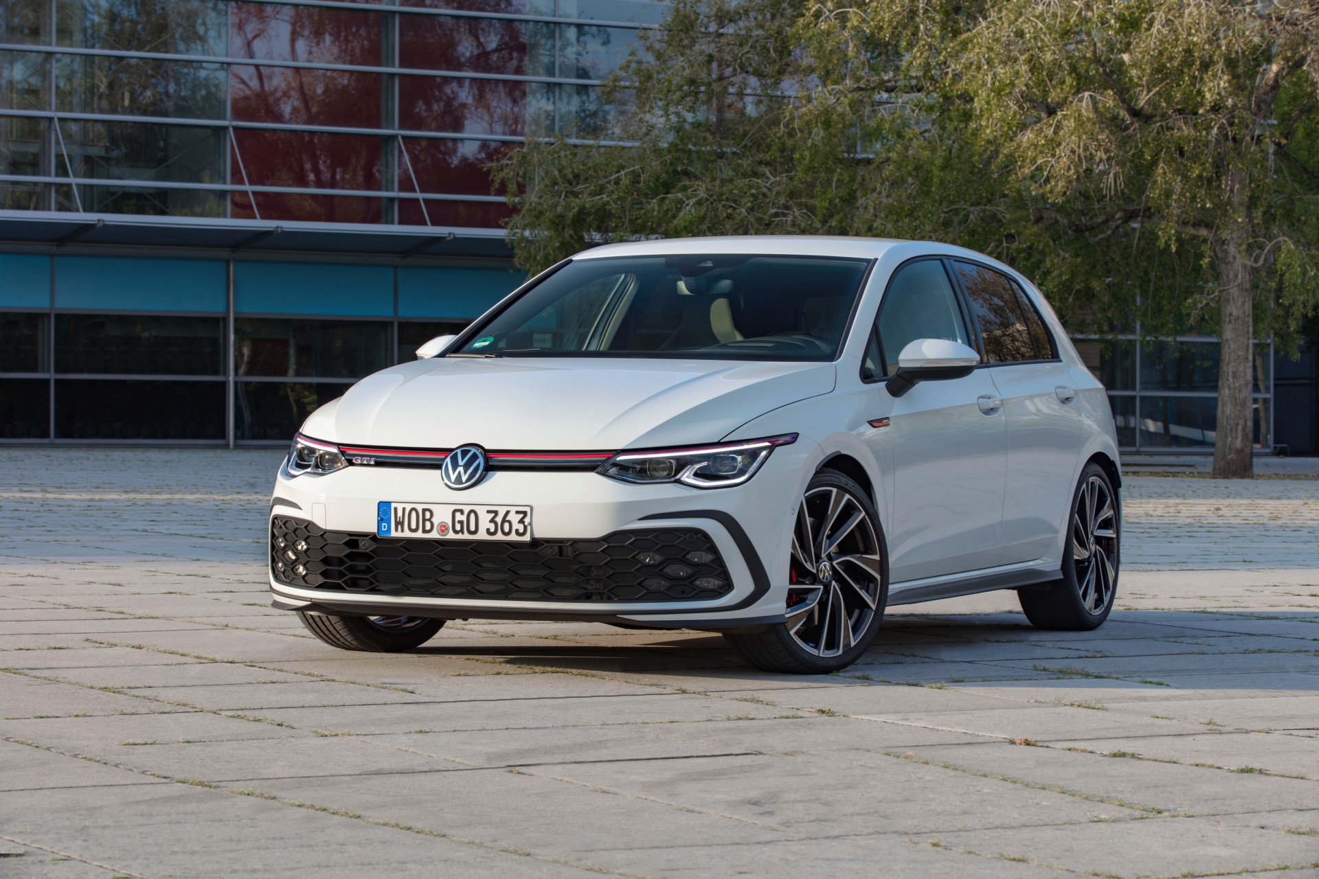 Đánh giá Volkswagen Golf GTI 2.0 TSI: hot hatch Đức có còn giữ chất?