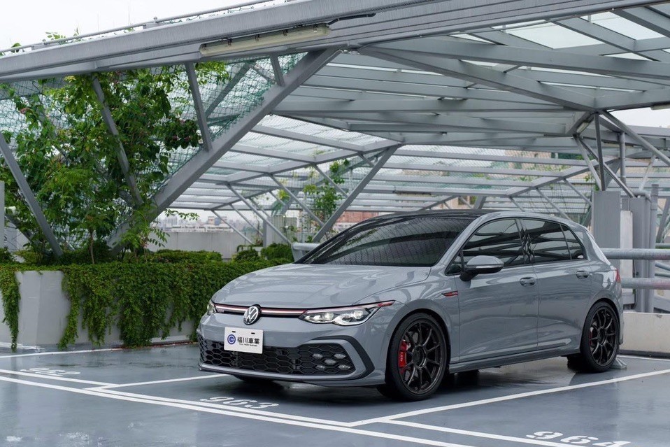 Đánh giá Volkswagen Golf GTI 2.0 TSI: hot hatch Đức có còn giữ chất?