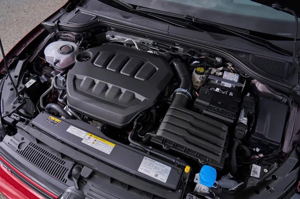 Đánh giá Volkswagen Golf GTI 2.0 TSI: hot hatch Đức có còn giữ chất? Đánh giá Volkswagen Golf GTI 2.0 TSI: hot hatch Đức có còn giữ chất?