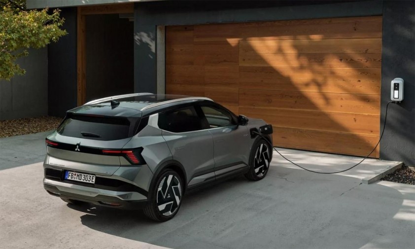 Eclipse Cross EV 2026 ra mắt, Mitsubishi còn lại gì ngoài logo?