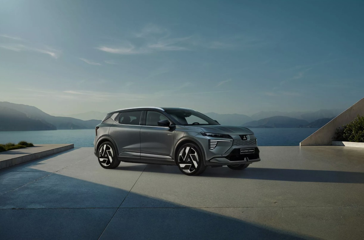 Eclipse Cross EV 2026 ra mắt, Mitsubishi còn lại gì ngoài logo?
