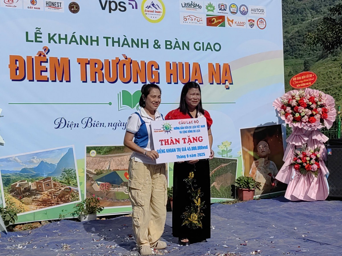 Hành trình Ford Everest Team Vietnam+ gieo mầm hy vọng trên Hua Nạ Hành trình Ford Everest Team Vietnam+ gieo mầm hy vọng trên Hua Nạ