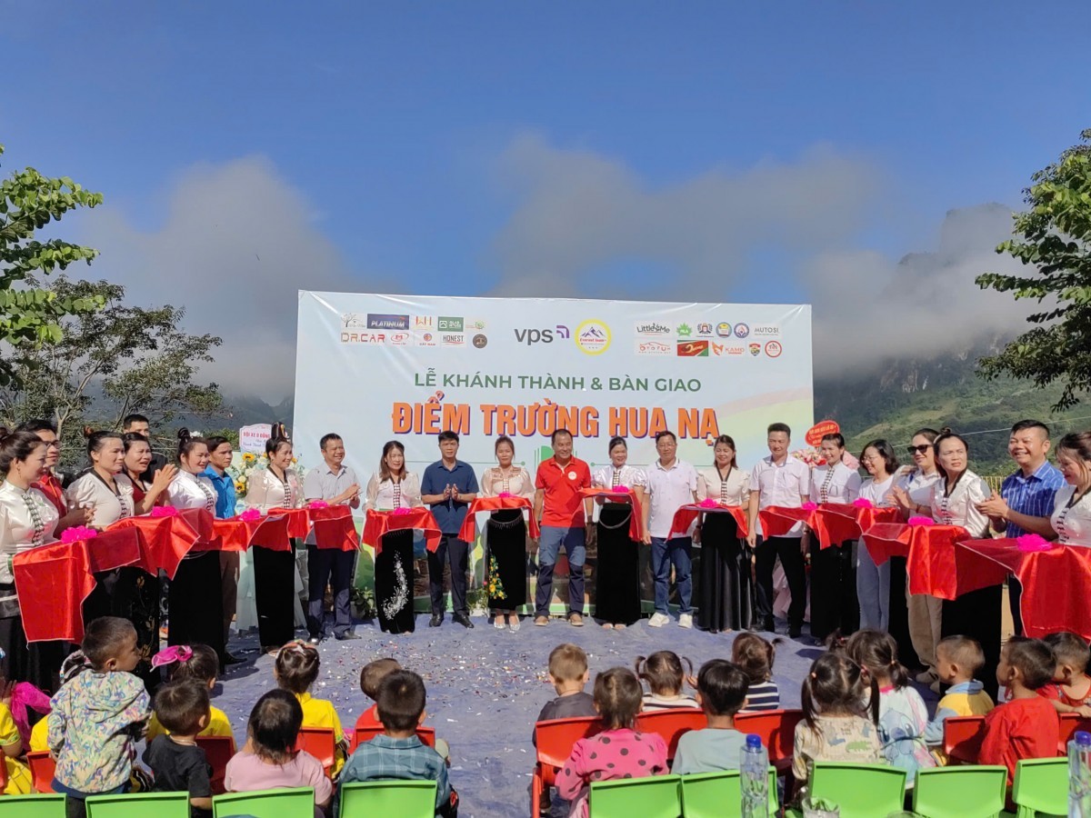 Hành trình Ford Everest Team Vietnam+ gieo mầm hy vọng trên Hua Nạ Hành trình Ford Everest Team Vietnam+ gieo mầm hy vọng trên Hua Nạ