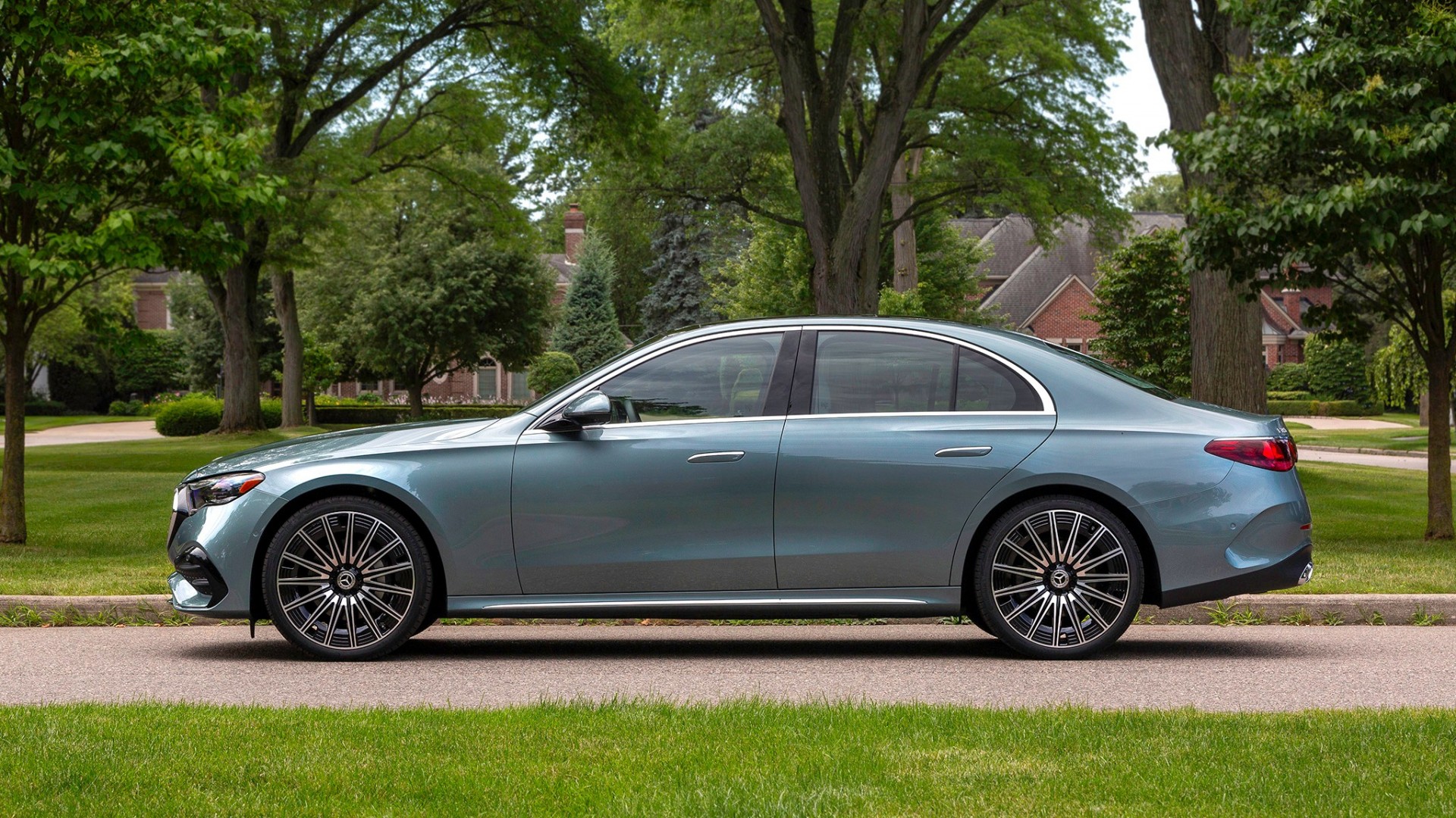 Đánh giá Mercedes-Benz E-Class 2026: Đối trọng trong phân khúc sedan hạng sang Đánh giá Mercedes-Benz E-Class 2026: Đối trọng trong phân khúc sedan hạng sang
